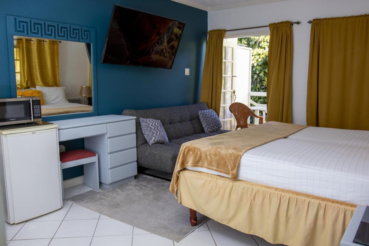 E 20 Mystic Ridge Ocho Rios Apartment Exterior photo