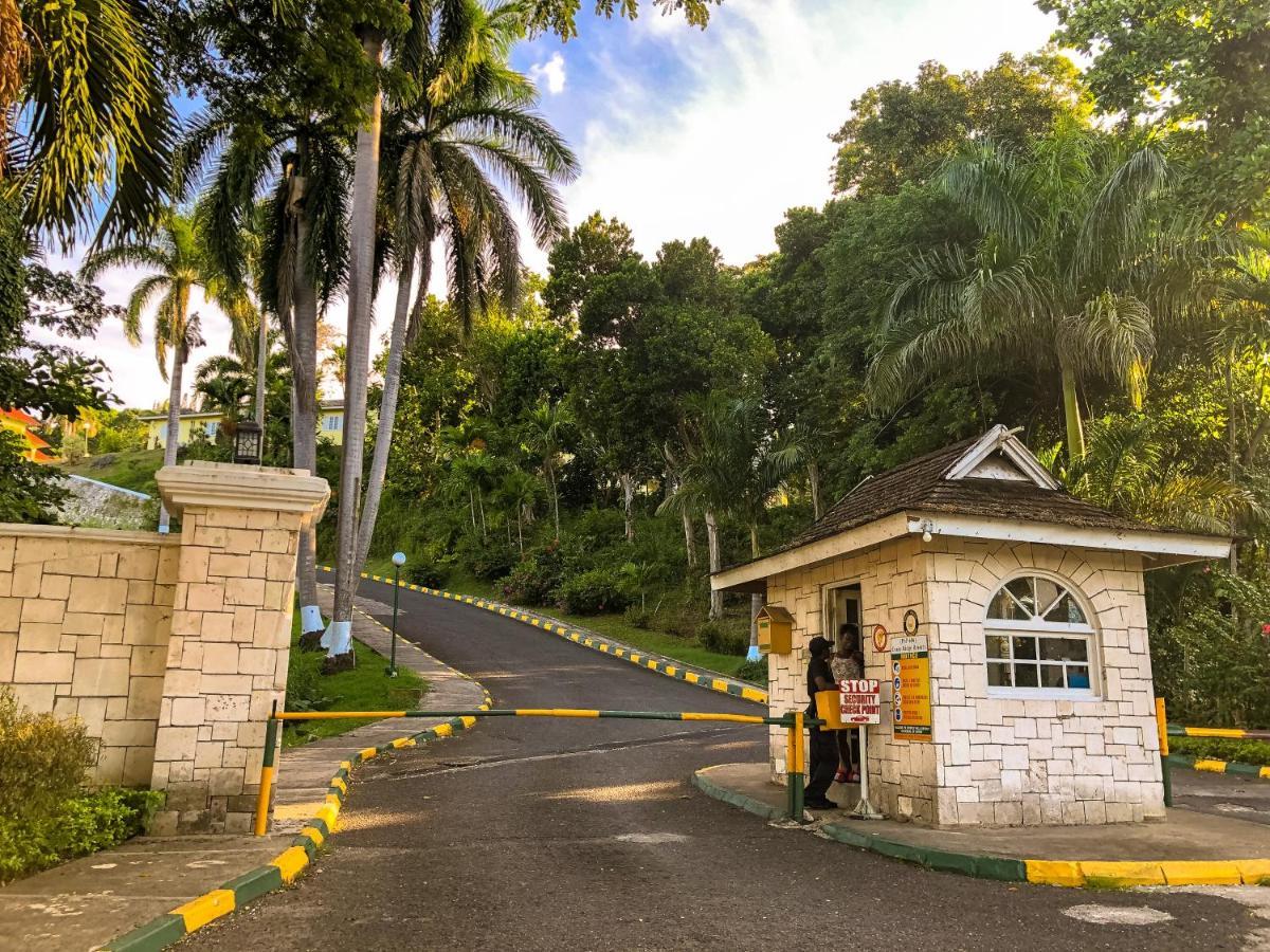 E 20 Mystic Ridge Ocho Rios Apartment Exterior photo