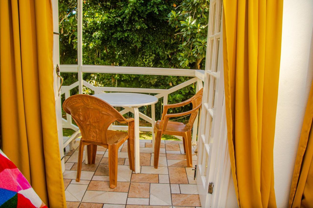 E 20 Mystic Ridge Ocho Rios Apartment Exterior photo