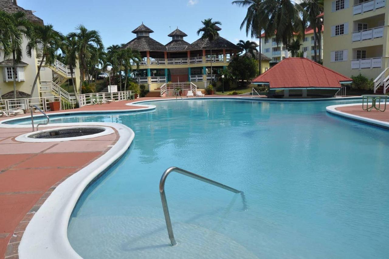 E 20 Mystic Ridge Ocho Rios Apartment Exterior photo