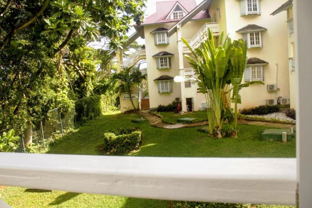 E 20 Mystic Ridge Ocho Rios Apartment Exterior photo